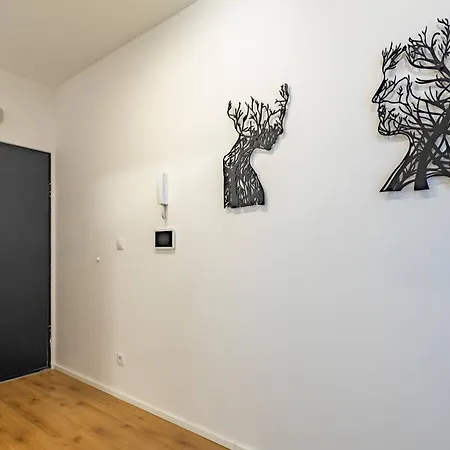 - Luxy - Garage * Budapest