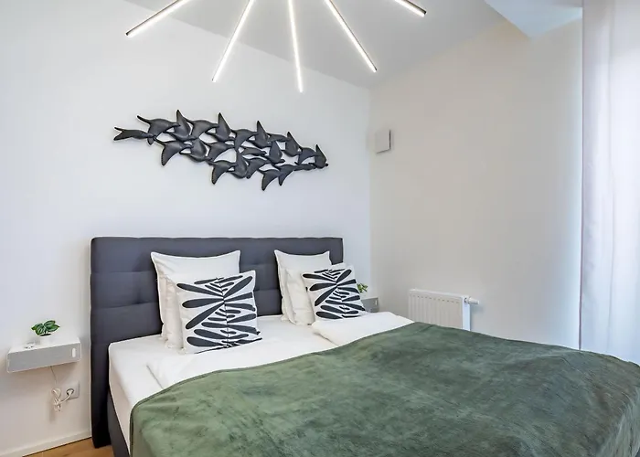 - Luxy - Garage Appartement