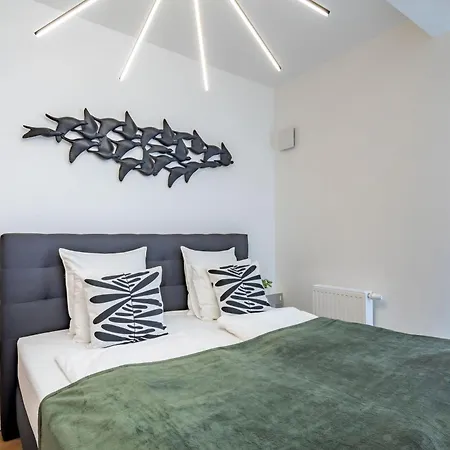 - Luxy - Garage Appartamento