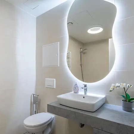 - Luxy - Garage Appartamento