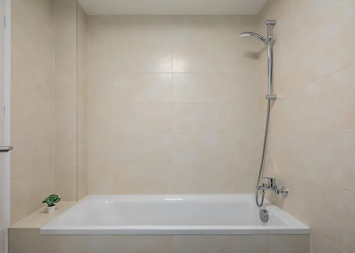 - Luxy - Garage Apartment *